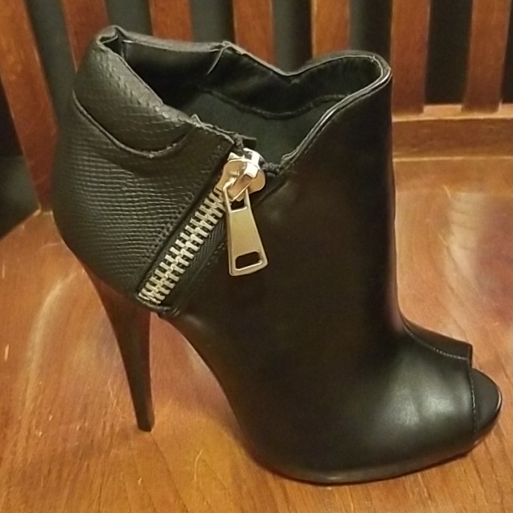 NWOT Beautiful Qupid Heeled Open Toed Boot Sz 7 .5 - Picture 3 of 5
